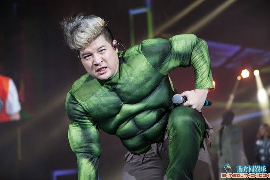 superjunior广州演唱high爆全场伪娘show惹尖叫
